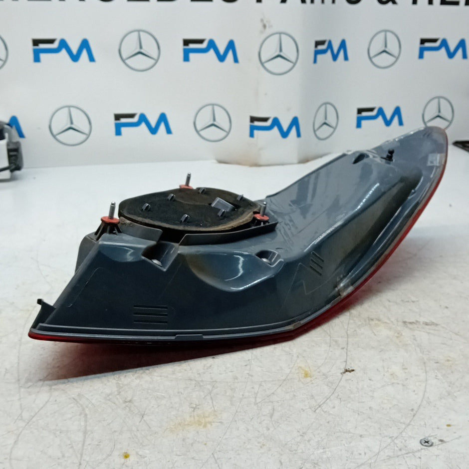 MERCEDES BENZ C-CLASS W205 DRIVER REAR TAIL LIGHT OS  2015 A2059061457 FMT321