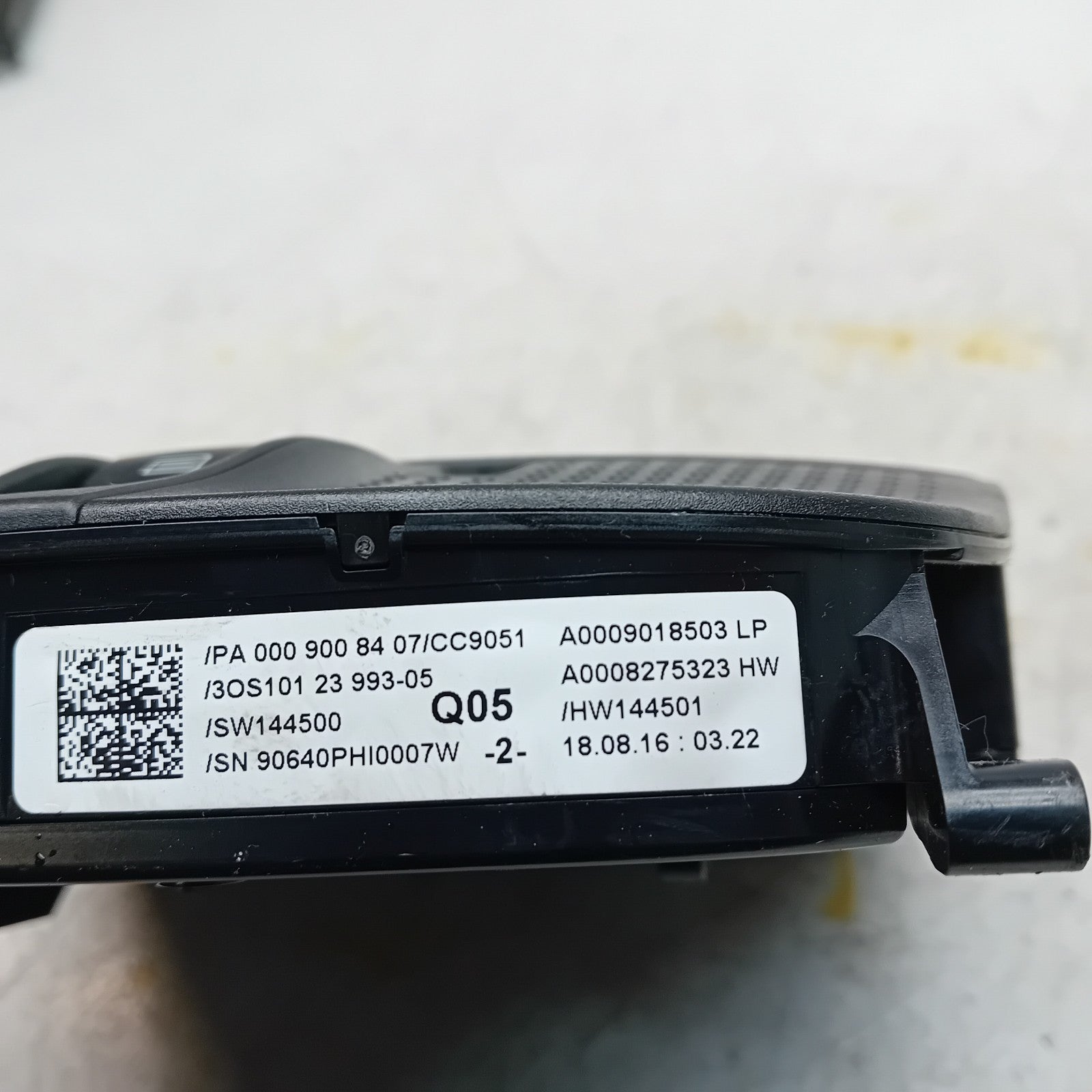 MERCEDES BENZ  C-CLASS W205 MHEV INTERIOR LIGHT A0009008407 2014 ON FM001495