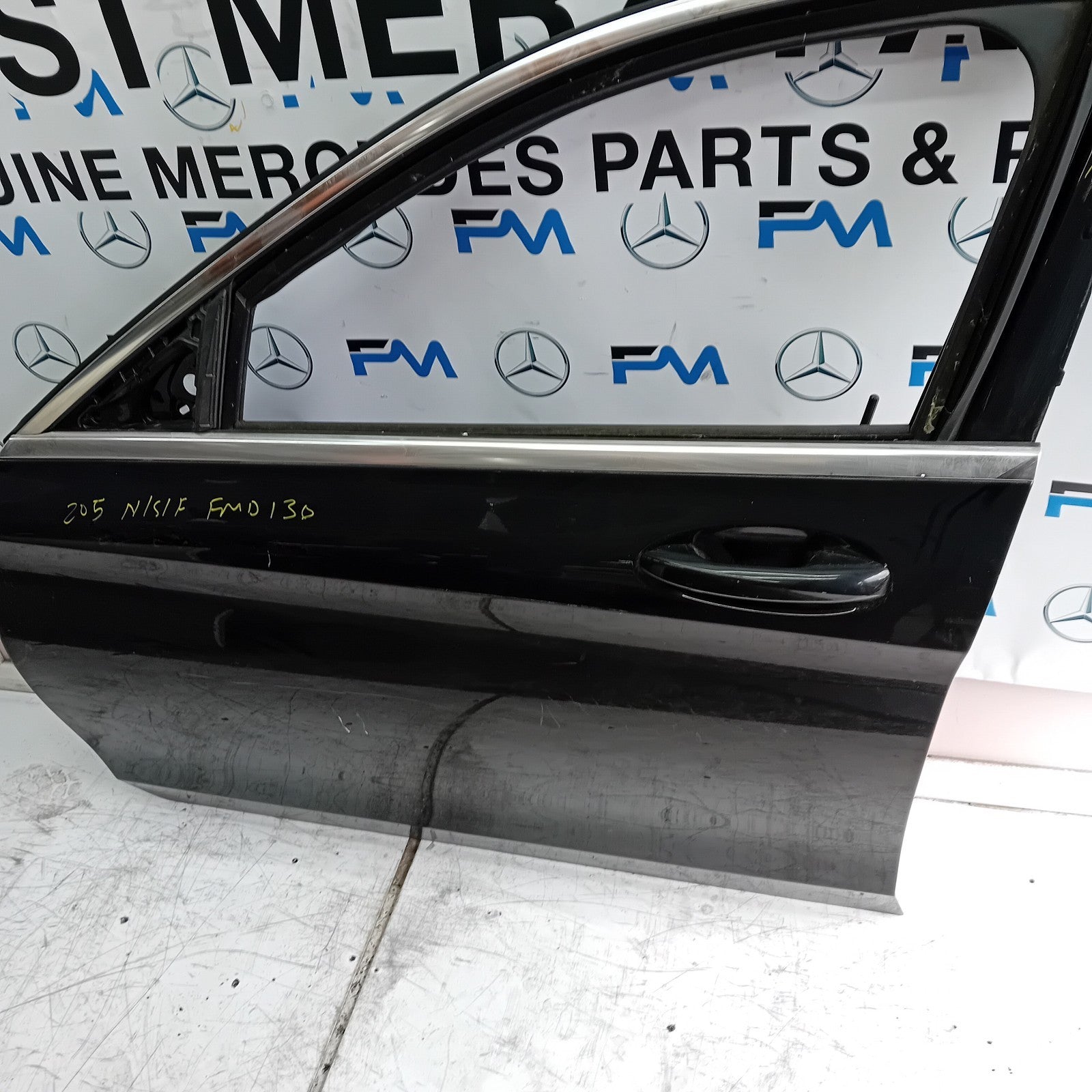 MERCEDES BENZ C-CLASS W205 PASSENGER SIDE FRONT DOOR N/S/F  BLACK FMD130