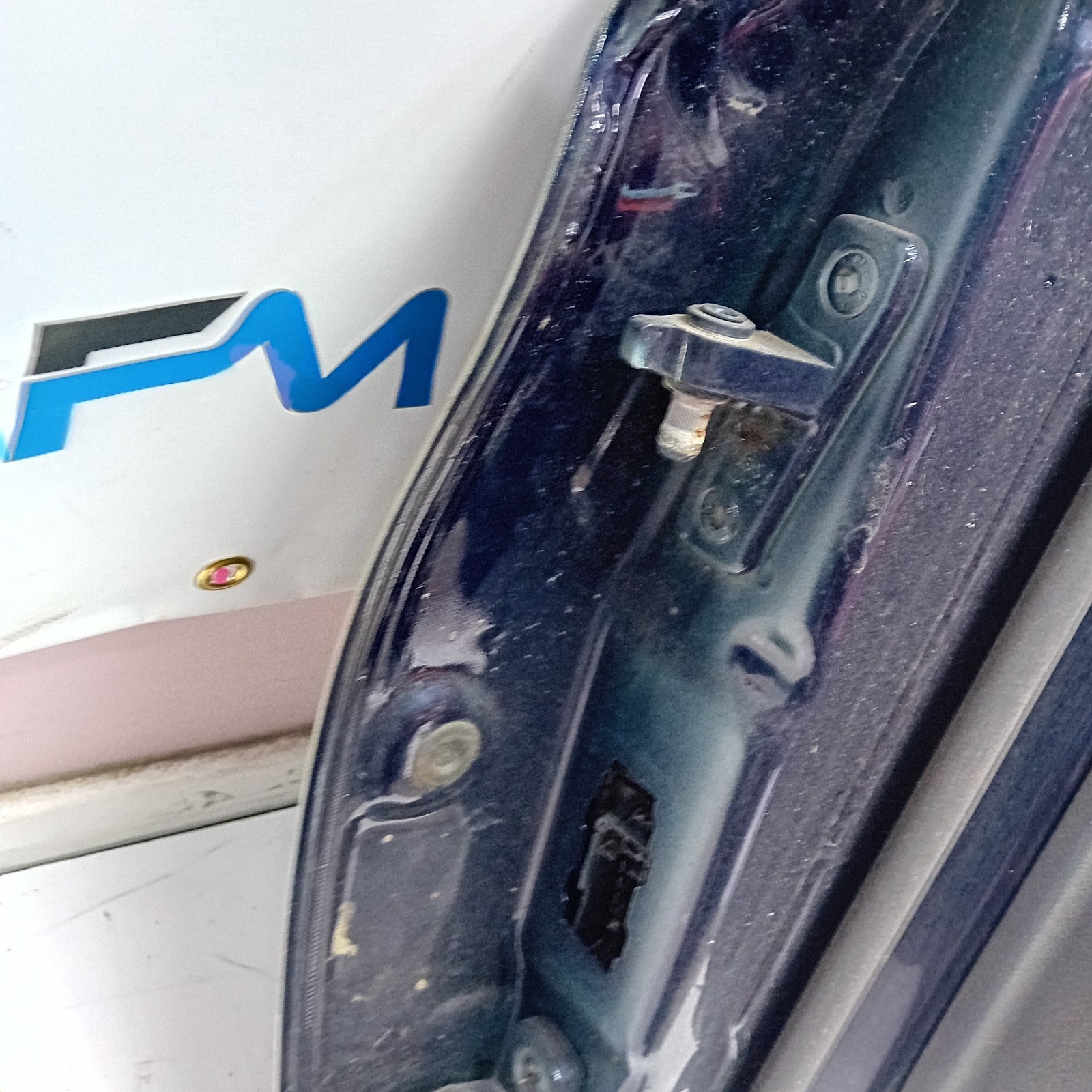 MERCEDES BENZ C-CLASS W205 DRIVER SIDE FRONT DOOR O/S/F  BLUE FMD132