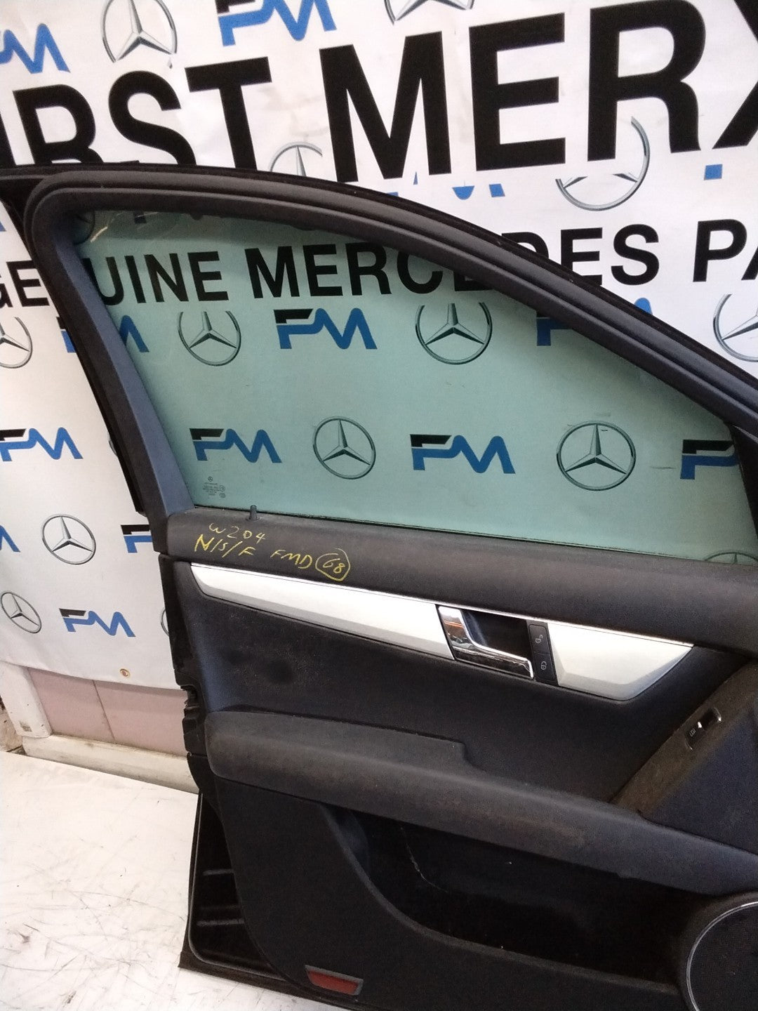 MERCEDES BENZ C-CLASS W204 PASSENGER SIDE FRONT DOOR N/S/F COMPLETE BLACK FMD68
