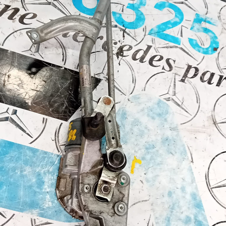 MERCEDES BENZ C-CLASS W205 2014-2018 FRONT WIPER MOTOR AND LINKAGE A2058200940