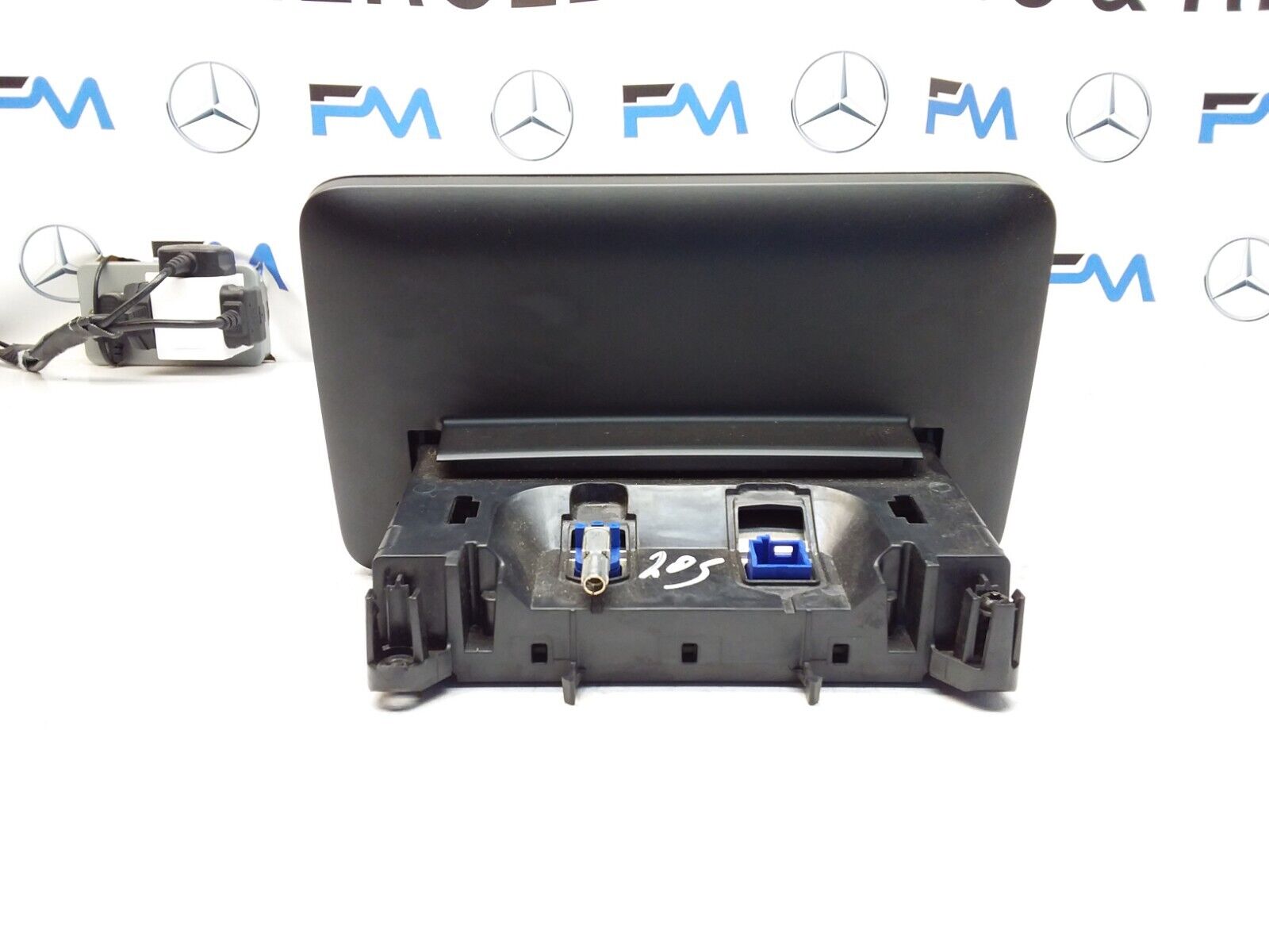 MERCEDES C-CLASS W205 2016 SAT NAV MULTIMEDIA SCREEN A2059004113 FM00675