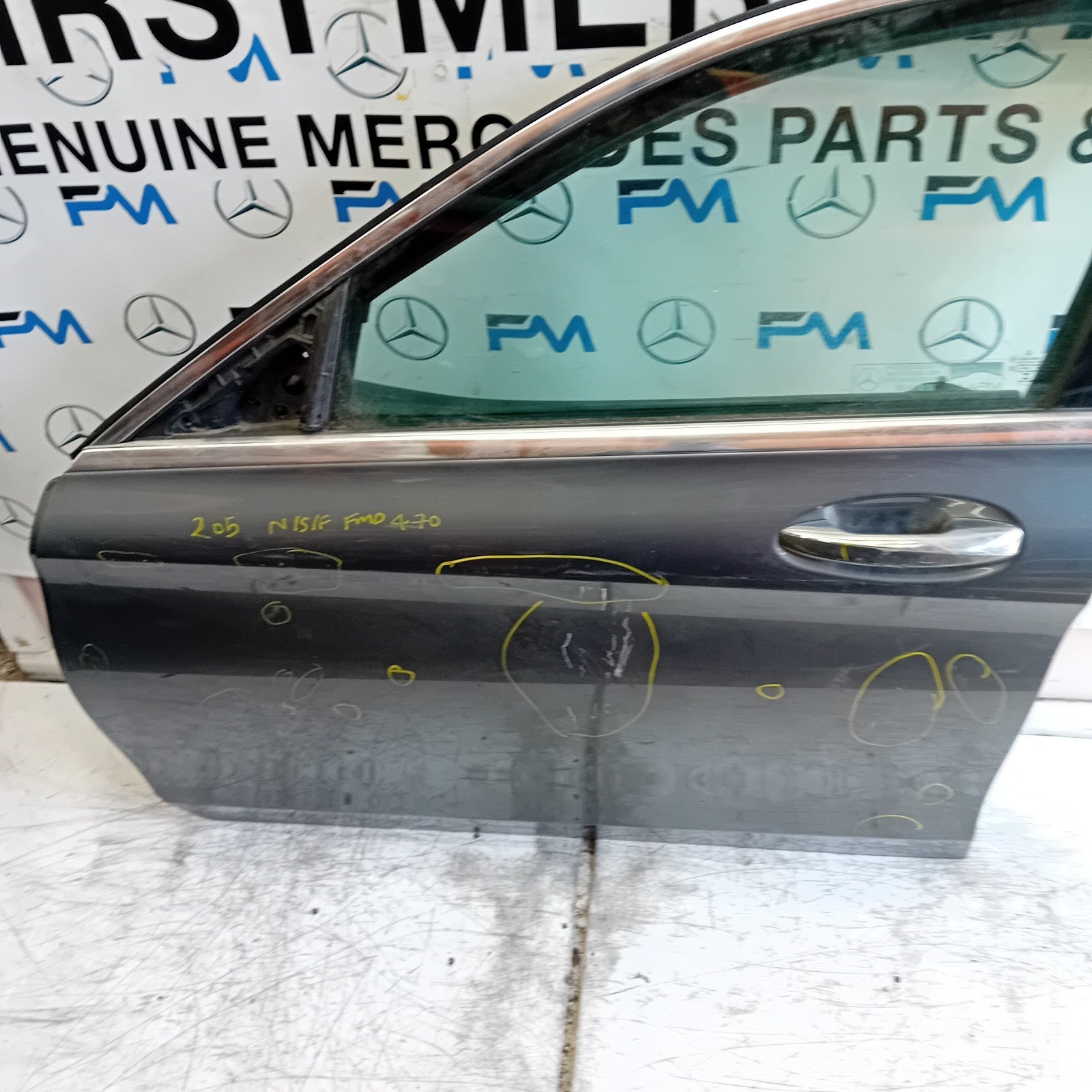 MERCEDES C-CLASS W205 SLN PASSENGER FRONT DOOR NSF GREY 2014 ON COMPLETE FMD470