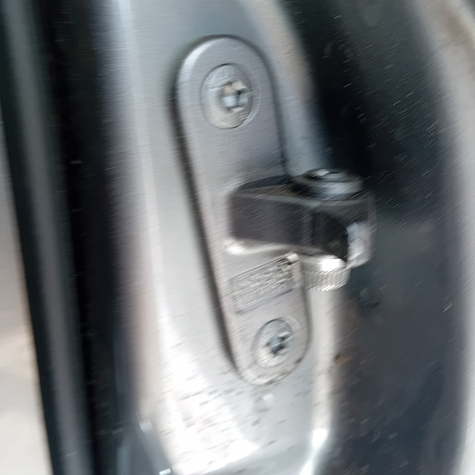 MERCEDES-BENZ A-CLASS W176 PASSENGER SIDE FRONT DOOR N/S/F COMPLETE GREY FMD51