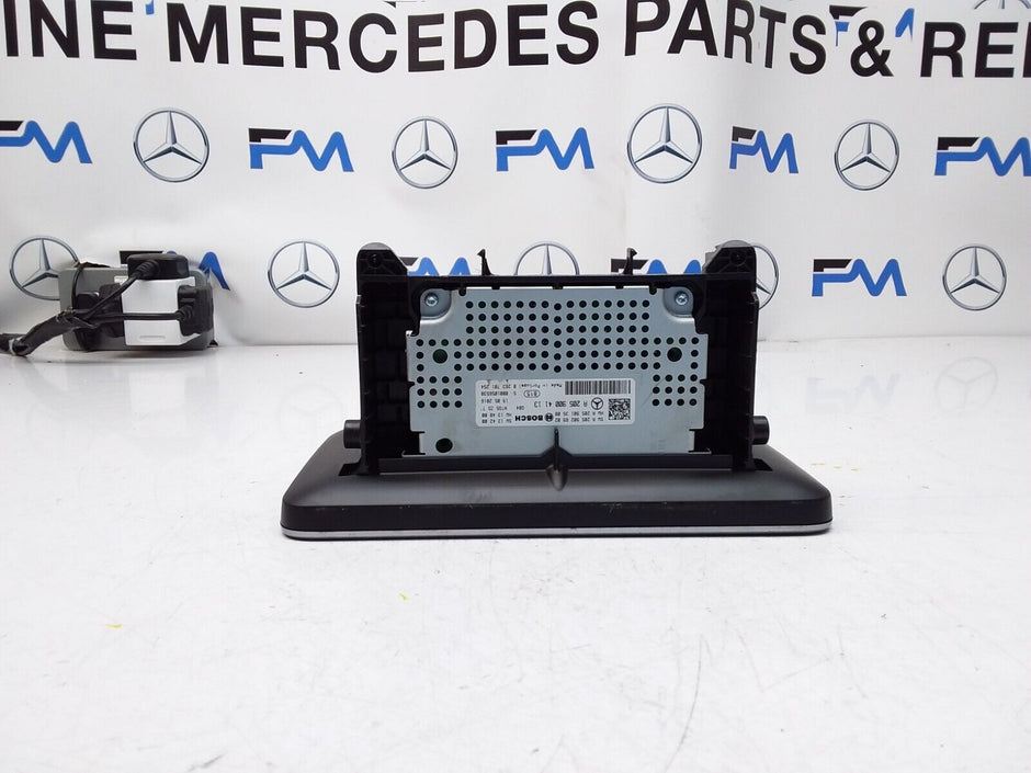 MERCEDES C-CLASS W205 2016 SAT NAV MULTIMEDIA SCREEN A2059004113 FM00684