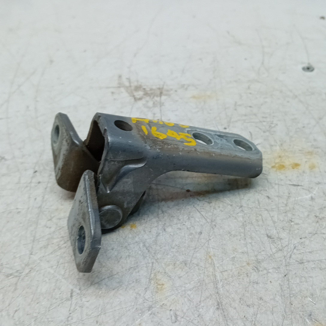 MITSUBISHI OUTLANDER MK3  FRONT DOOR HINGE PANEL E1 A046834 FM001645