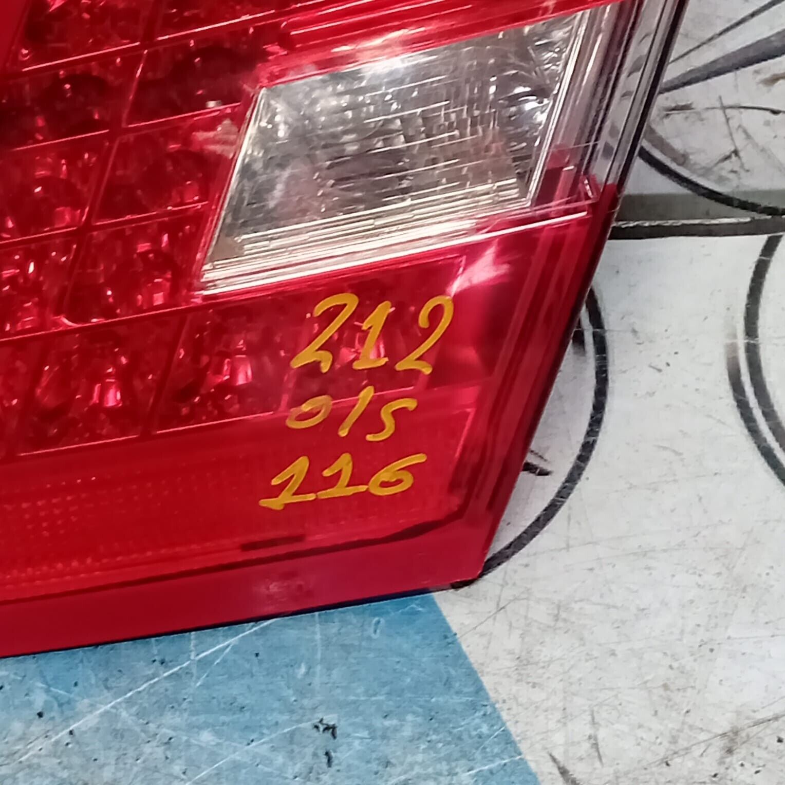 MERCEDES BENZ W212 E-CLASS SALOON INNER REAR DRIVER SIDE TAIL LIGHT