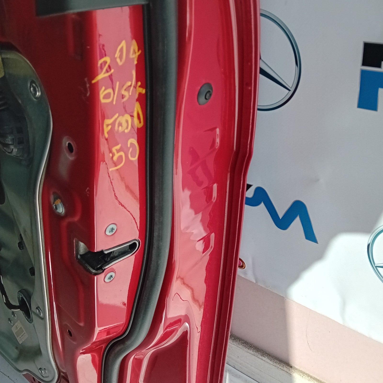 MERCEDES-BENZ C-CLASS W204 DRIVER SIDE FRONT DOOR O/S/F COMPLETE RED FMD50