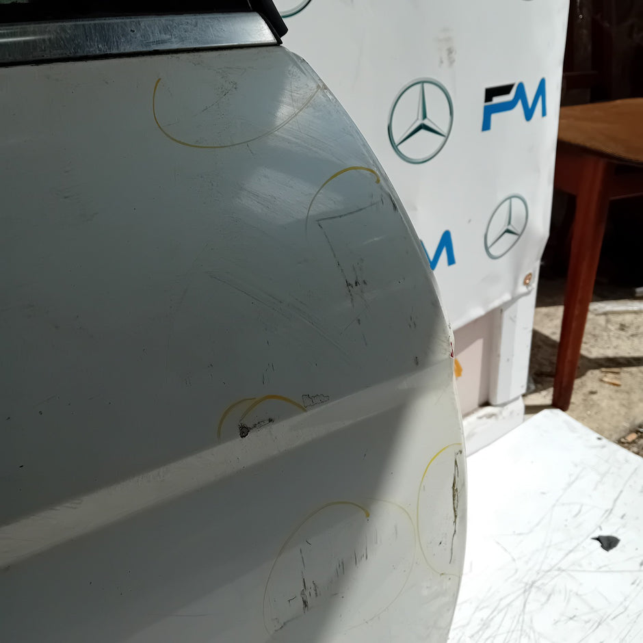 MERCEDES C-CLASS W204 SLN DRIVER REAR DOOR OSR WHITE COMPLETE 2009-2014 FMD436