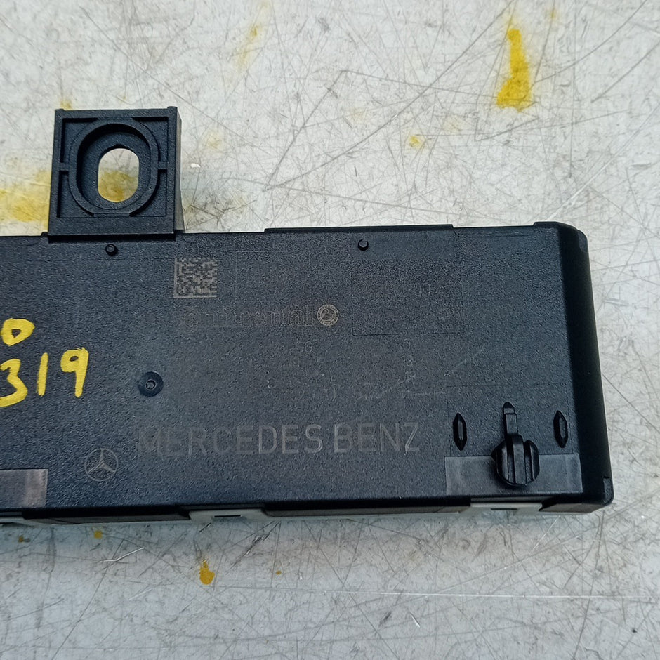 MERCEDES E-CLASS TAILGATE CONTROL MODULE W213 A2139004711 2016 ON FM001319