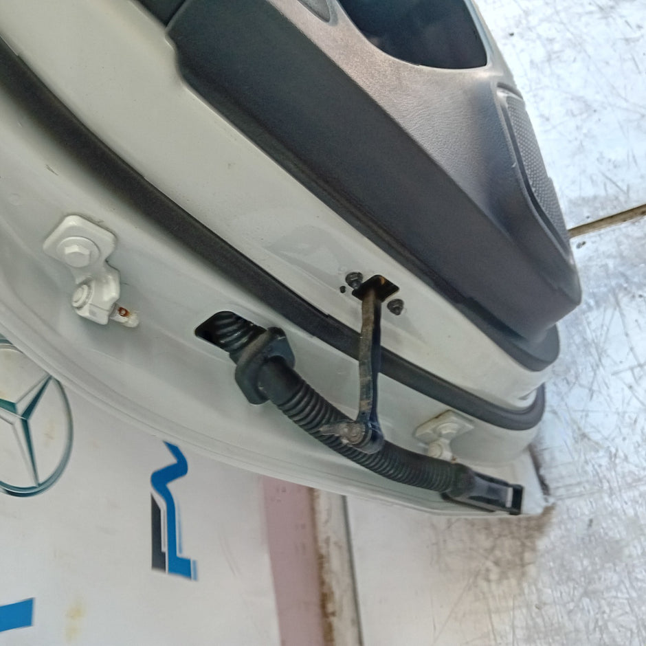 MERCEDES A-CLASS W177 DRIVER REAR DOOR OSR 2019 WHITE COMPLETE FMD492