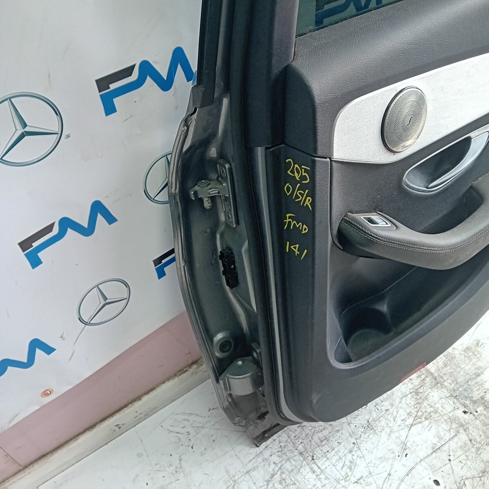 MERCEDES ESTATE C-CLASS W205 DRIVER REAR DOOR O/S/R GREY COMPLETE 2014-22 FMD141