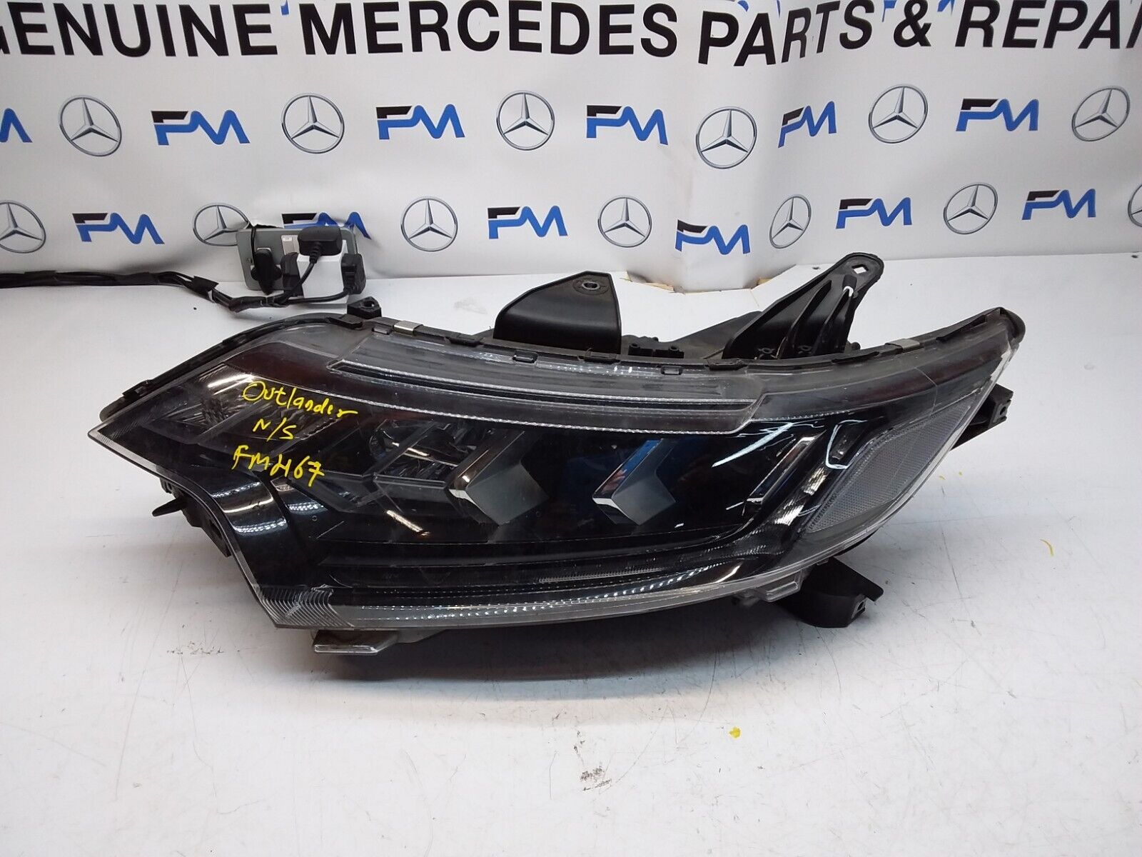 MITSUBISHI OUTLANDER MK3 2018 HEADLIGHT PASSENGER SIDE LEFT L009A Z80S FMH67
