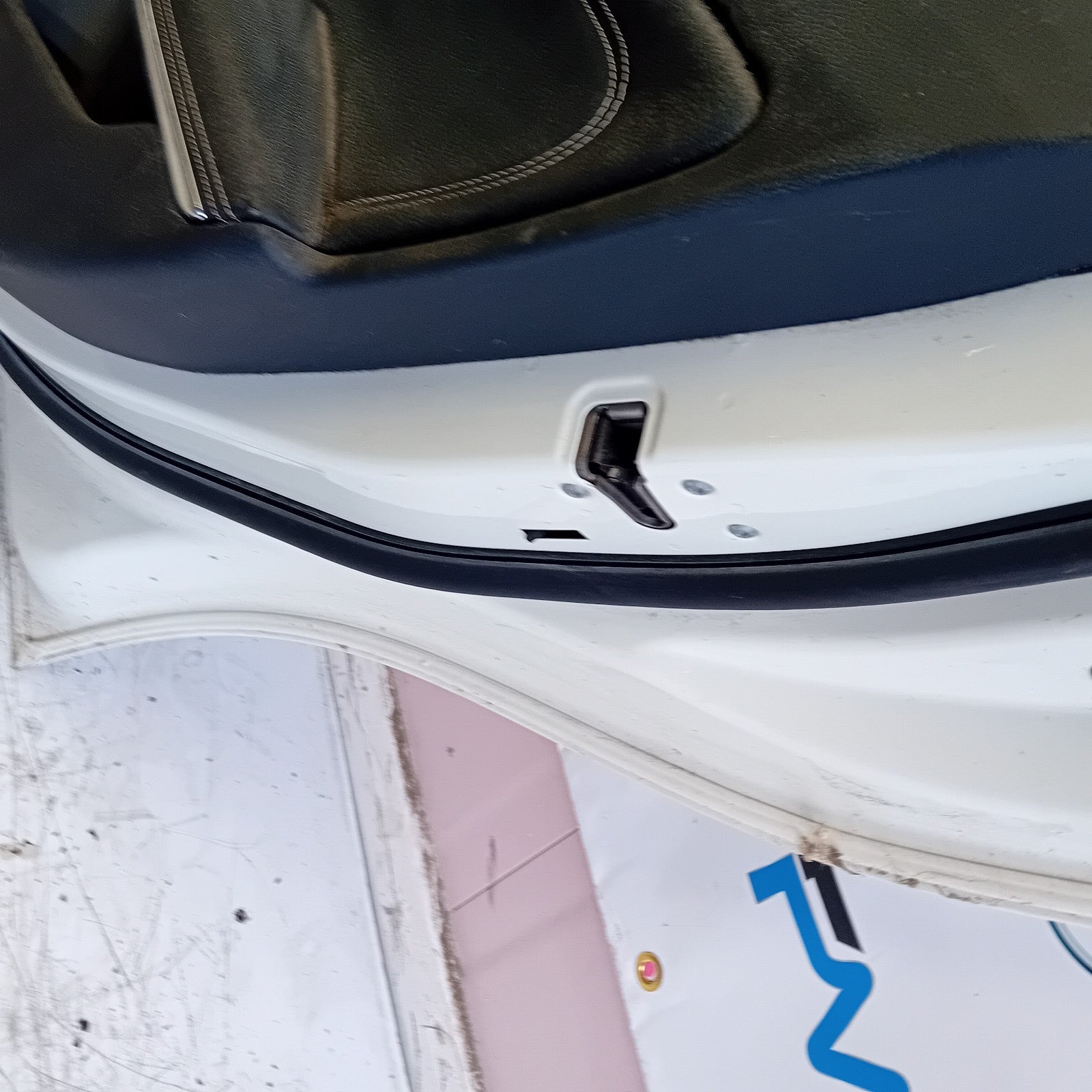MERCEDES BENZ B-CLASS W246 DRIVER REAR DOOR OSR WHITE 2012-19  COMPLETE FMD203