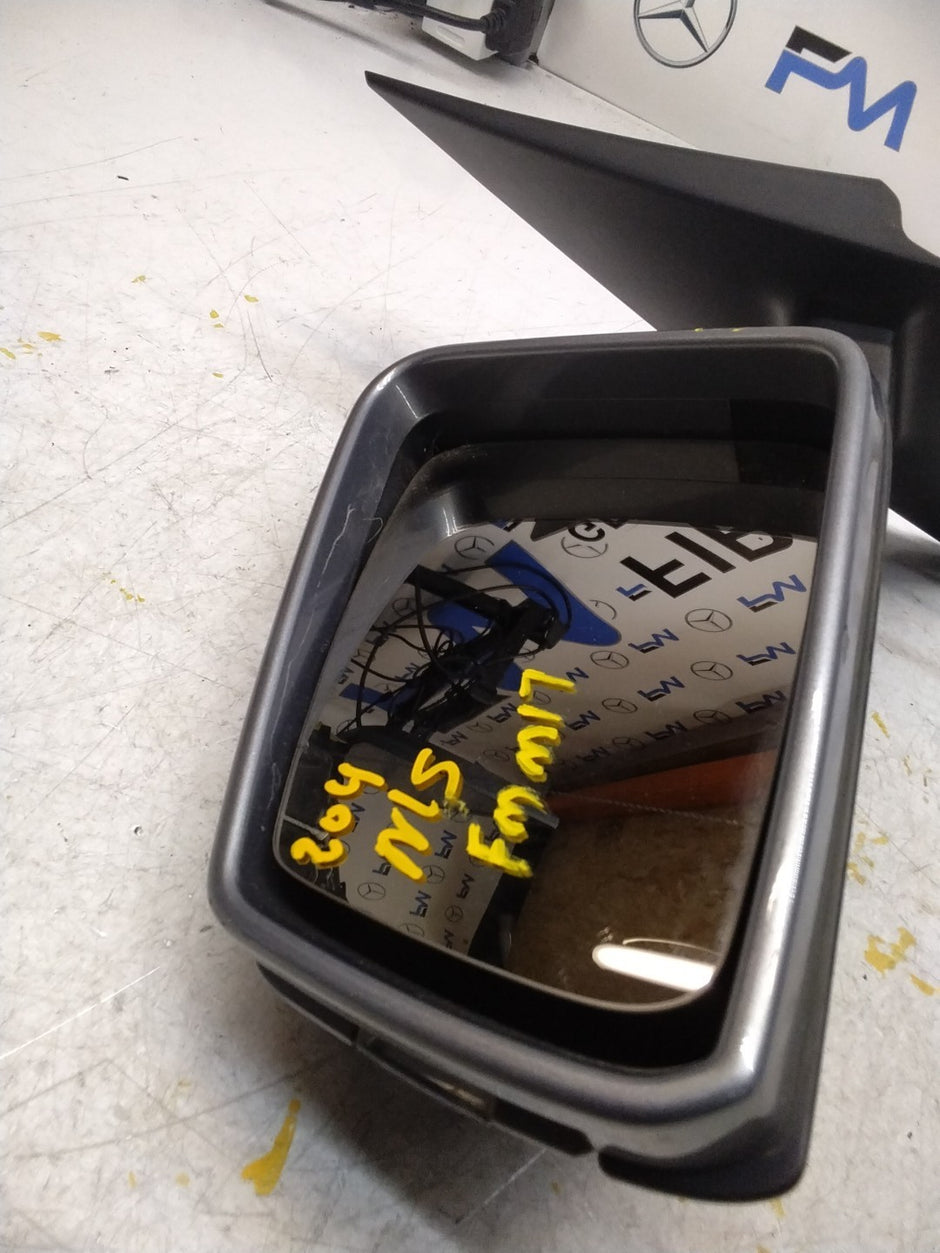 MERCEDES C-CLASS  W204 PASSENGER SIDE WING MIRROR A3167411 GREY FMM17