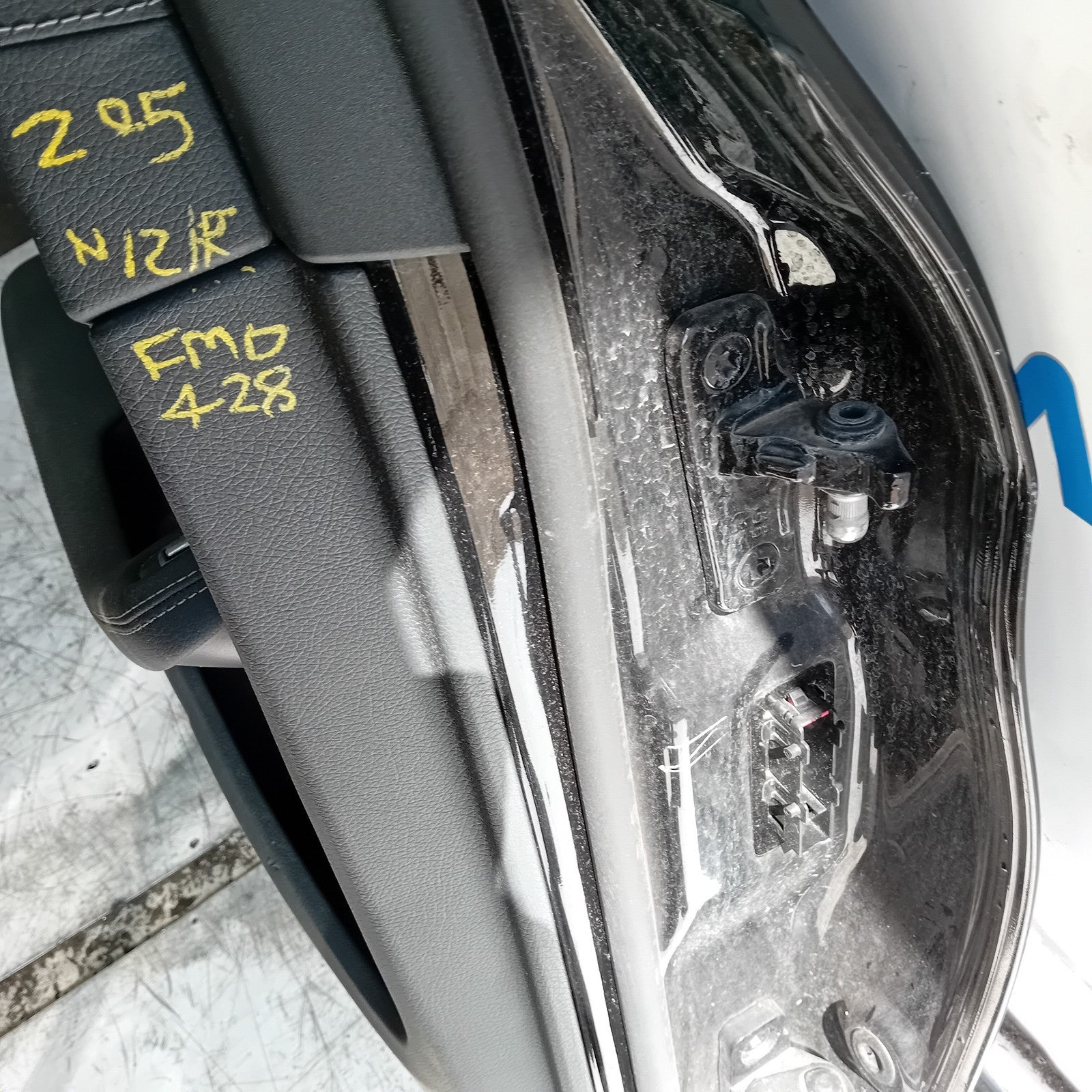 MERCEDES C-CLASS W205 SLN PASSENGER REAR DOOR NSR BLACK 2014 ON COMPLETE FMD428
