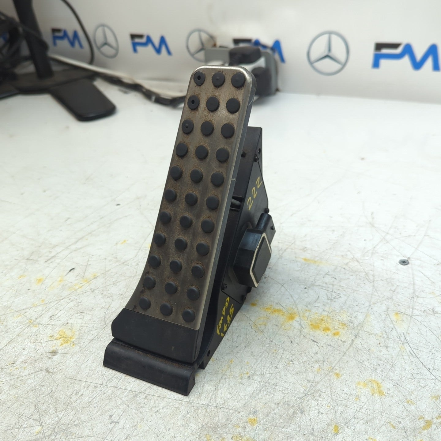 MERCEDES S CLASS W222 ACCELERATOR THROTLE PEDAL A2223001100 FM001425