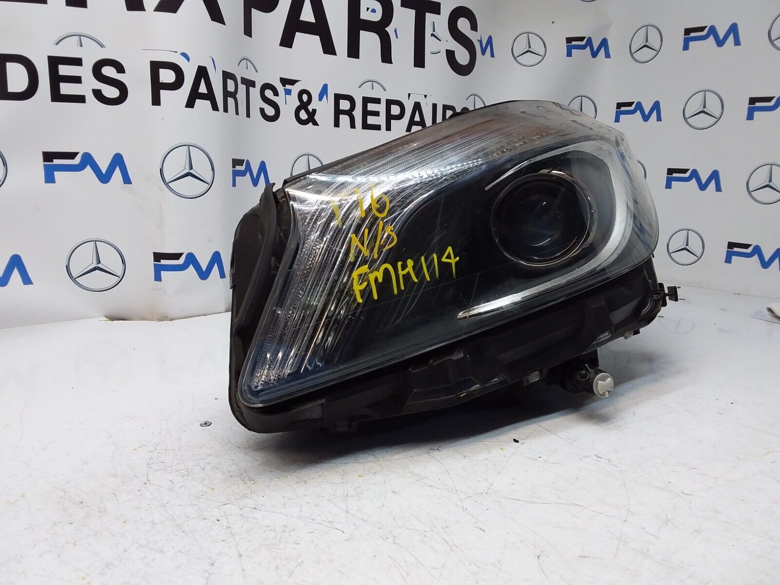 2016 MERCEDES A-CLASS W176 HEADLIGHT PASSENGER NS A1768202961 FMH114 (Damaged)
