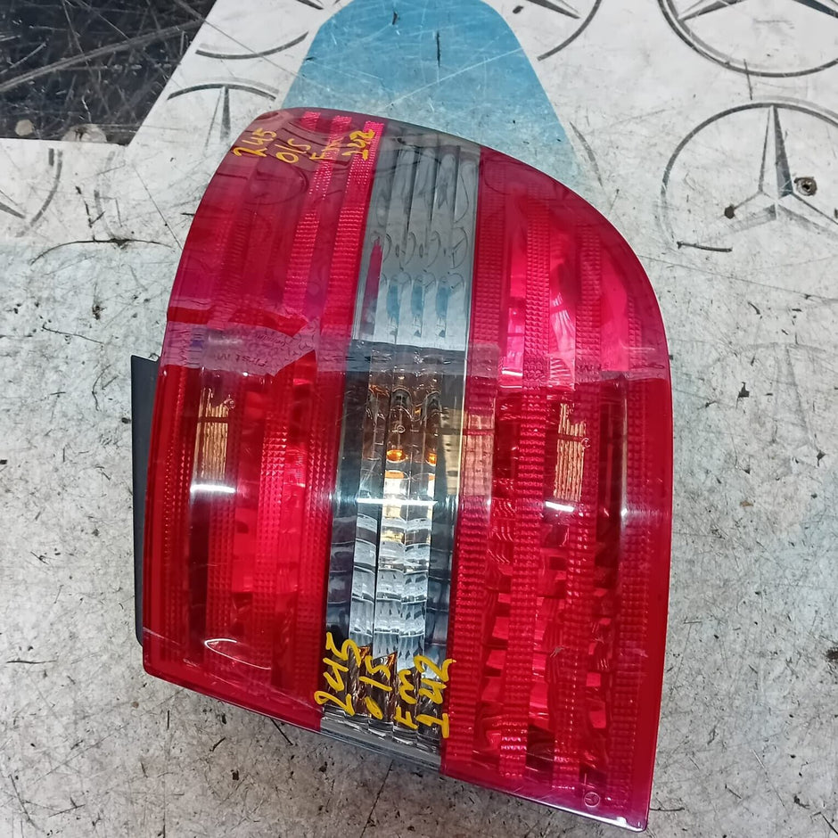 MERCEDES BENZ  B-CLASS W245  2005-2011 DRIVER SIDE ( OFF SIDE )  TAIL LIGHT