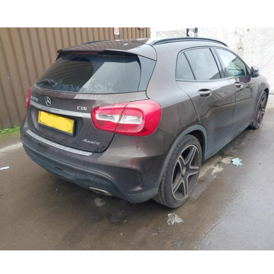 MERCEDES BENZ GLA W156 -  BREAKING/SUSPENSION LEGS (ALL)