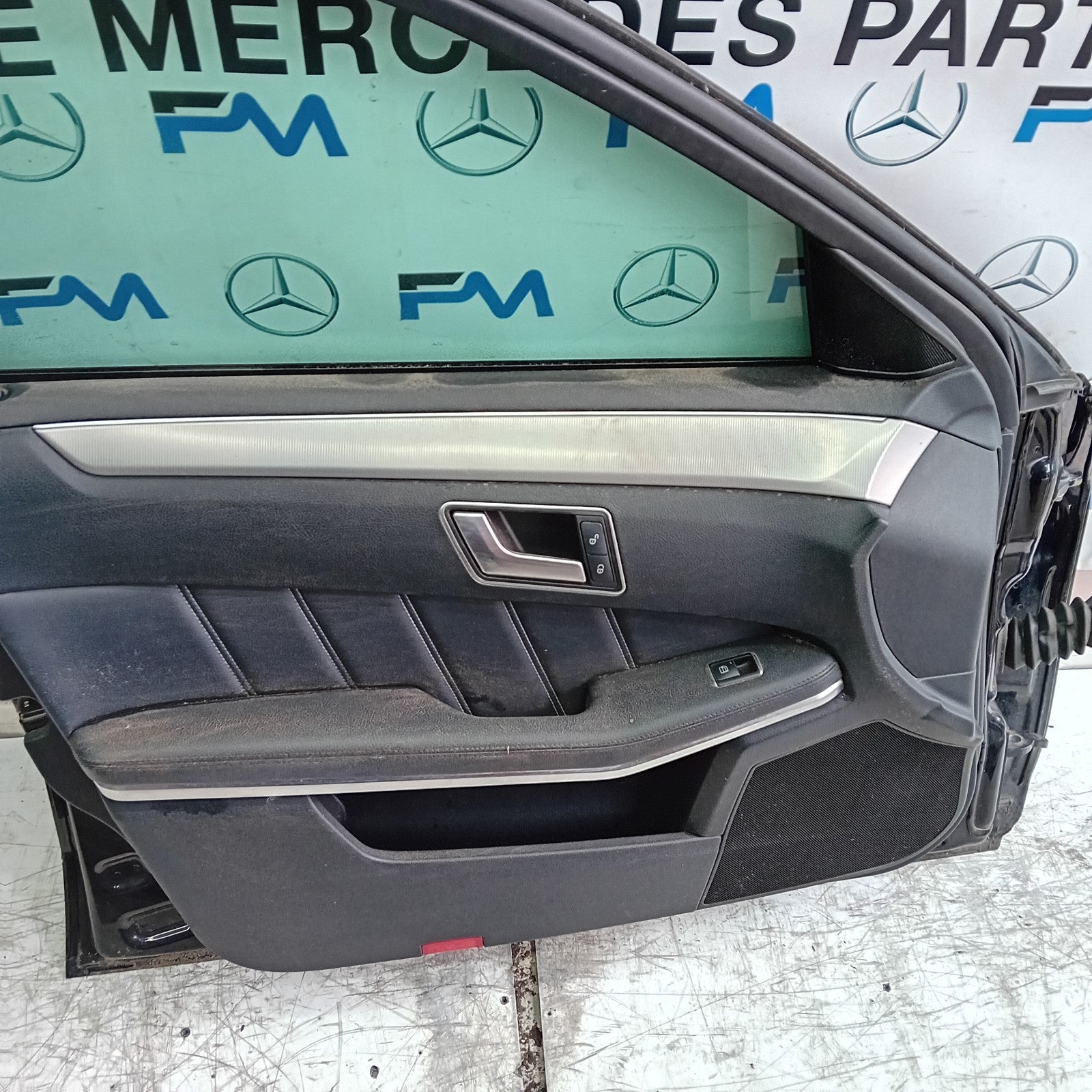 MERCEDES E-CLASS W212 PASSENGER FRONT DOOR NSF 2009-16 BLACK COMPLETE FMD383