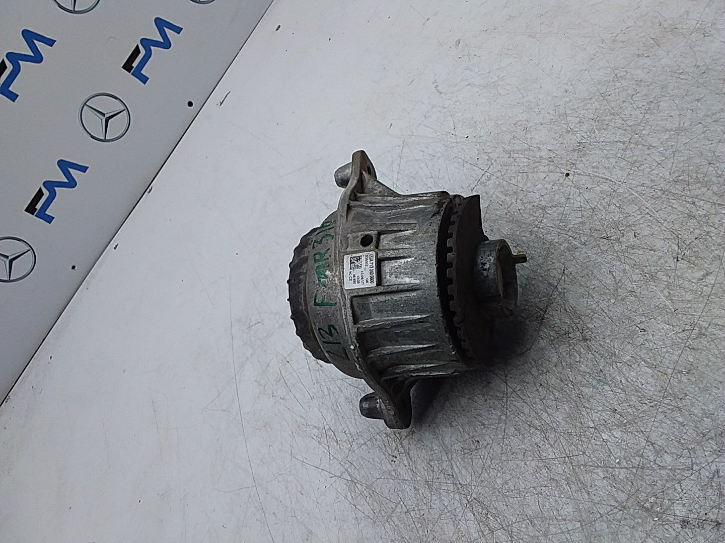 MERCEDES BENZ  E-CLASS W213  ENGINE MOUNT RIGHT A2132400600 FMR316