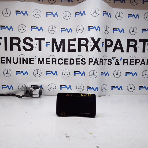 MERCEDES C-CLASS W205 2016 SAT NAV MULTIMEDIA SCREEN A2059004113 FM00676