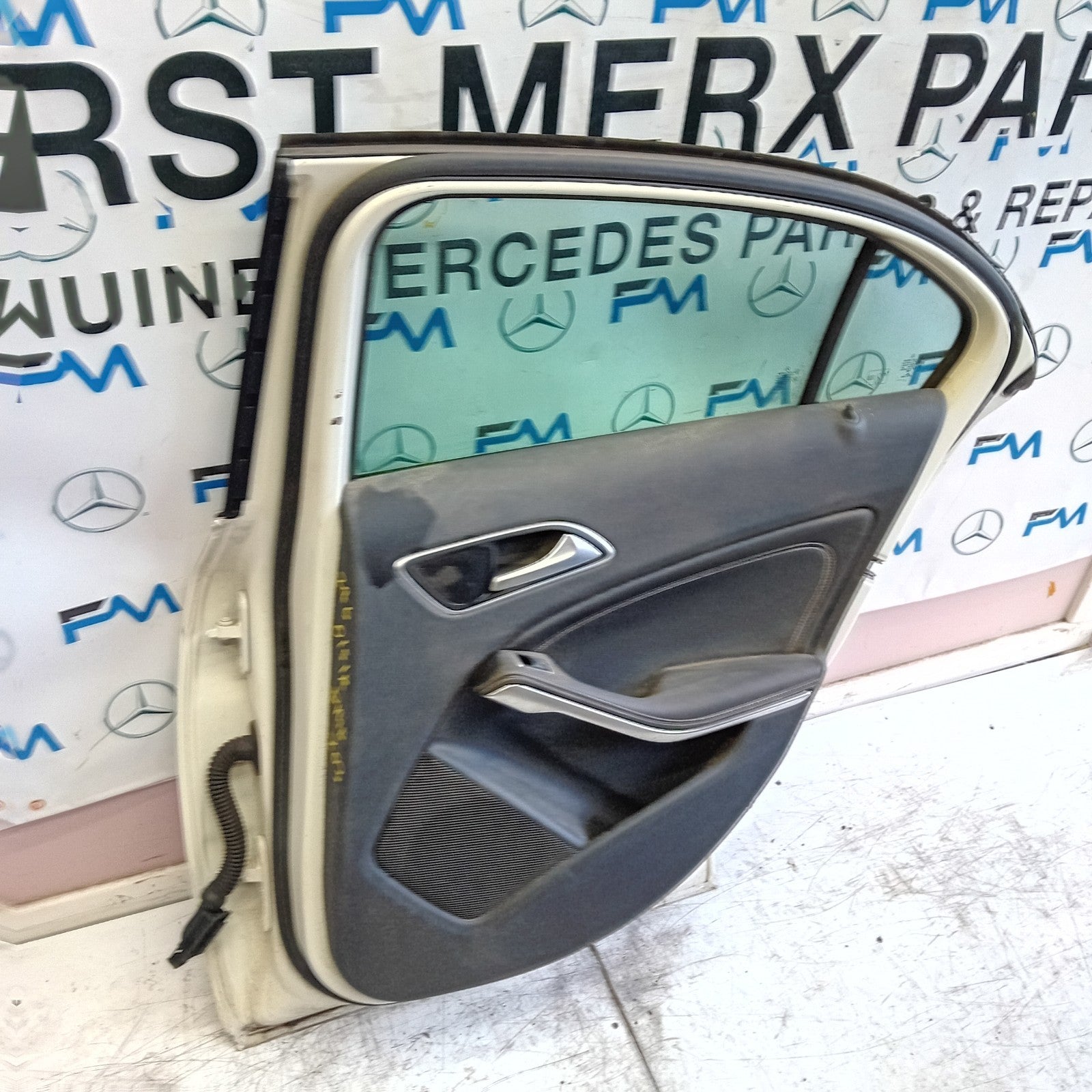 MERCEDES BENZ B-CLASS W246 DRIVER REAR DOOR OSR WHITE 2012-19  COMPLETE FMD203