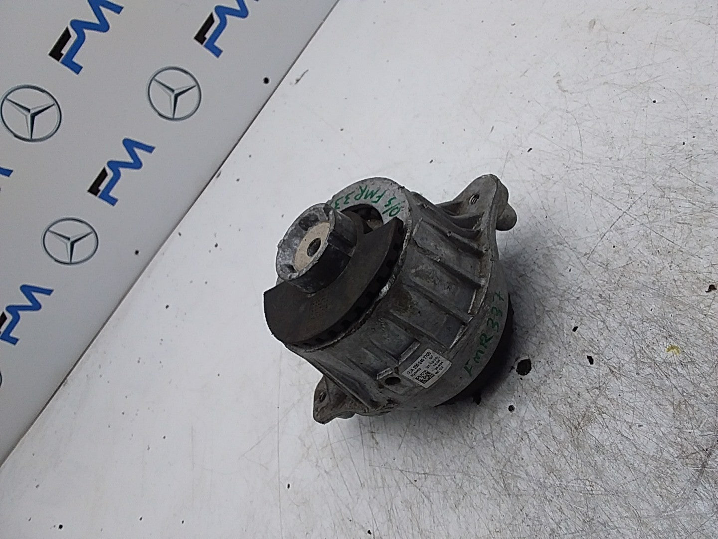 MERCEDES BENZ C-CLASS W205  ENGINE MOUNT RIGHT OS A2052407700 FMR337