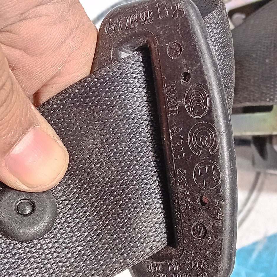 MERCEDES BENZ E CLASS W213 SALOON 2016-2021 REAR CENTRE SEAT BELT A2138601385