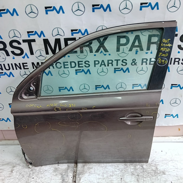 MITSUBISHI OUTLANDER MK3 PASSENGER FRONT DOOR NSF 2013  FMD390