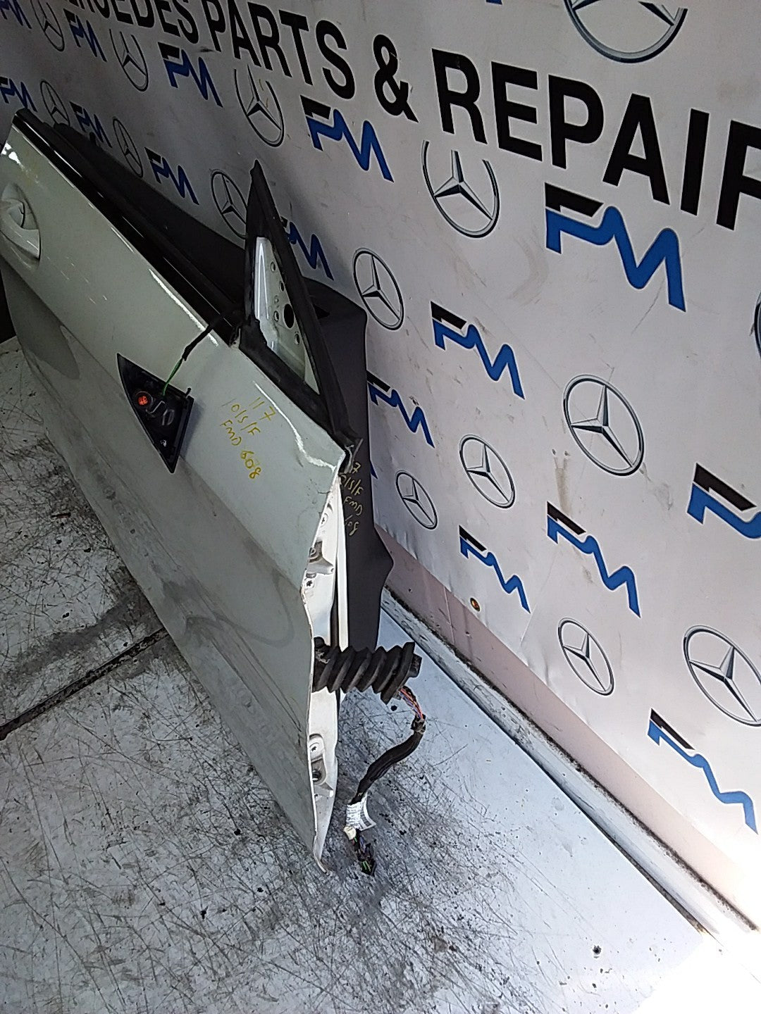 MERCEDES BENZ  CLA C117  DRIVER FRONT DOOR OSF WHITE 2013-19  FMD608