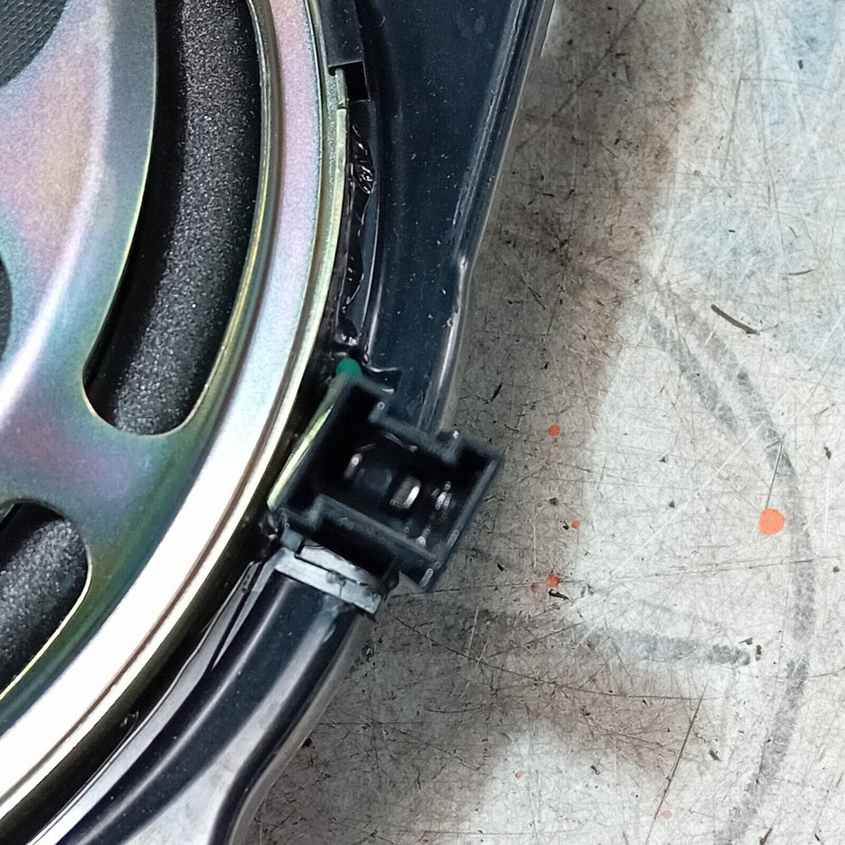 2016 MERCEDES C CLASS A205 W205 FRONT LEFT PASSENGER SIDE SPEAKER A2058201600