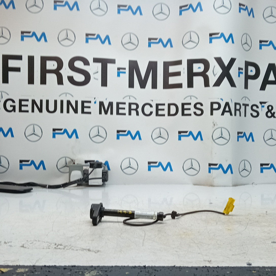 MERCEDES E CLASS W213 BONNET PEDESTRIAN ACTUATOR A2139062201 2017 FM001443