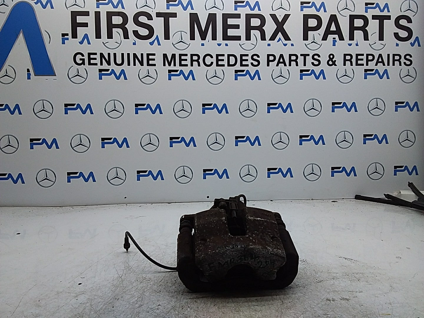 MERCEDES BENZ  C-CLASS  W204 WHEEL BRAKE CALIPER  RIGHT FMR364