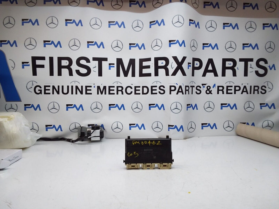 MERCEDES C-CLASS W205 FRONT RIGHT SEAT CONTROL MODULE A2059005122 FM00462