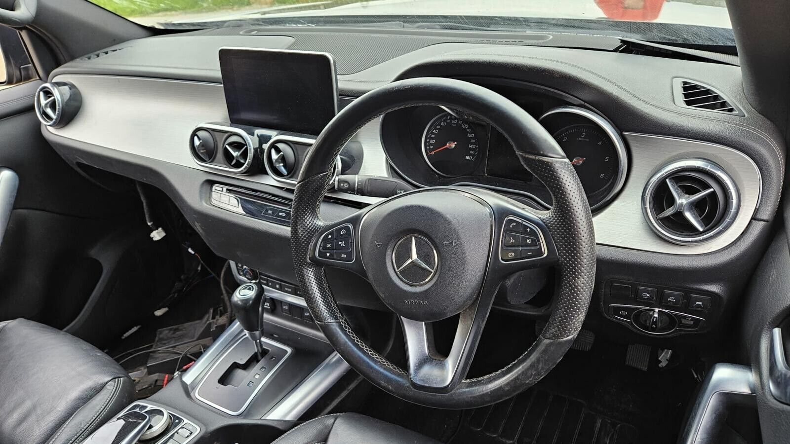 MERCEDES BENZ X-CLASS W470 BREAKING / AIR BAGS ( STEERING WHEEL, KNEE, ROOF )