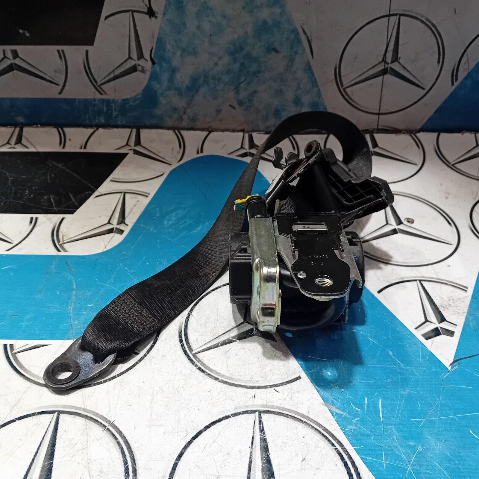 MERCEDES BENZ C-CLASS W205 COUPE PASSENGER SIDE FRONT SEAT BELT A2058605185