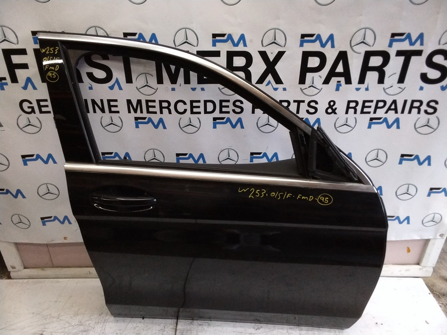 MERCEDES BENZ  GLC W253 DRIVER SIDE FRONT DOOR O/S/F COMPLETE BLACK FMD95