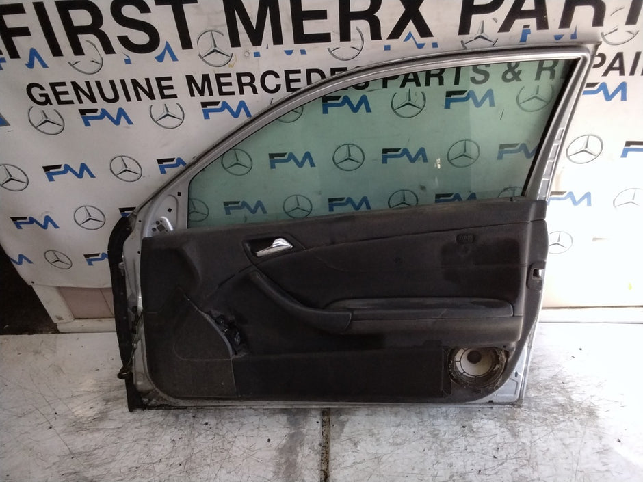 MERCEDES C-CLS W203 SLN DRIVER FRONT DOOR OSF SILVER 2001-04  FMD592