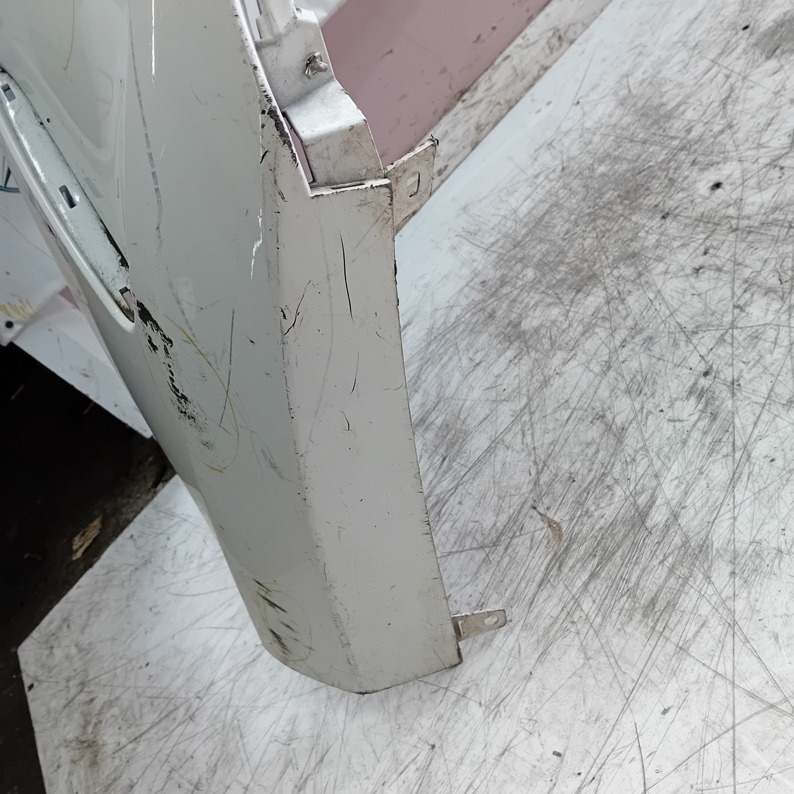 MERCEDES BENZ  C-CLASS C205 CP REAR BUMPER 2014 WHITE  COMPLETE FMX42