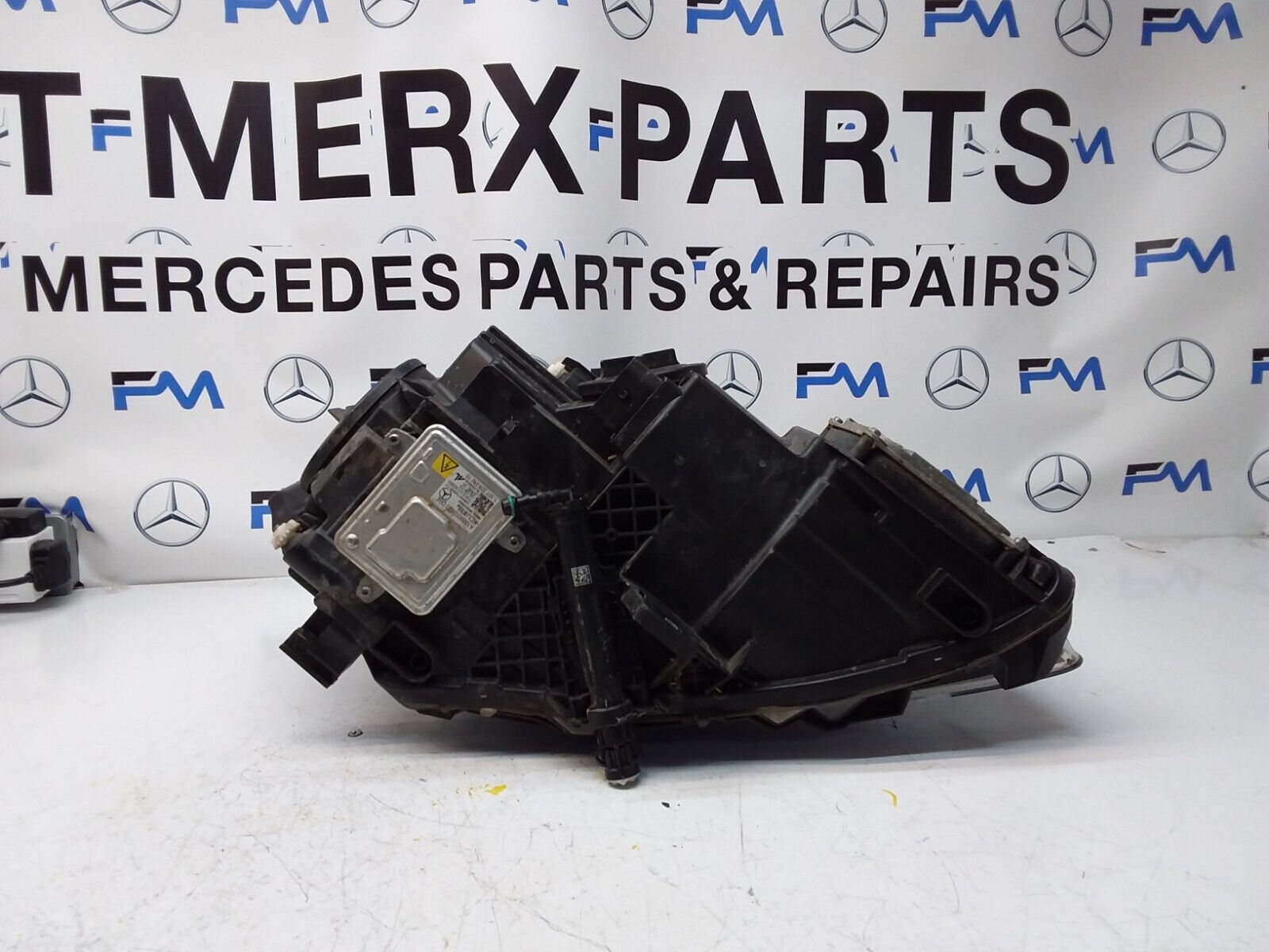 2015 MERCEDES A-CLASS W176 HEADLIGHT PASSENGER NS A1768204461 FMH113 (Damaged)