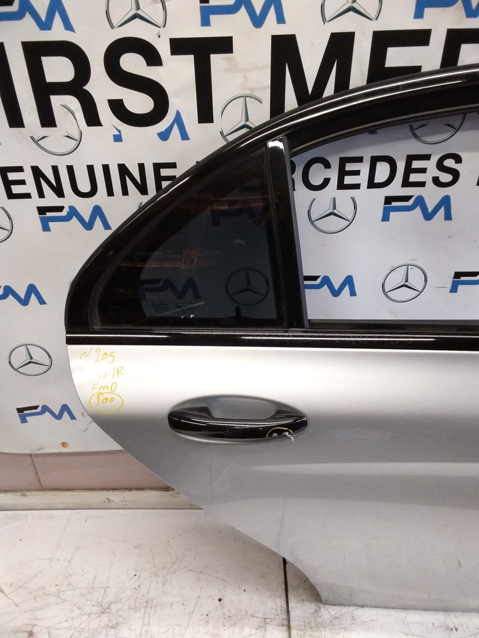 MERCEDES BENZ  C-CLASS W205 DRIVER SIDE REAR DOOR O/S/R COMPLETE SILVER FMD100