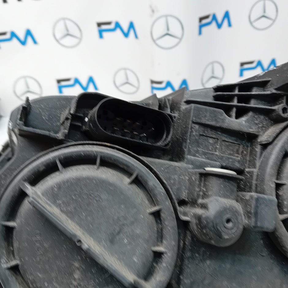 MERCEDES BENZ C-CLASS W205 DRIVER SIDE FRONT HEADLIGHT A2058200861 20l4 FMH187