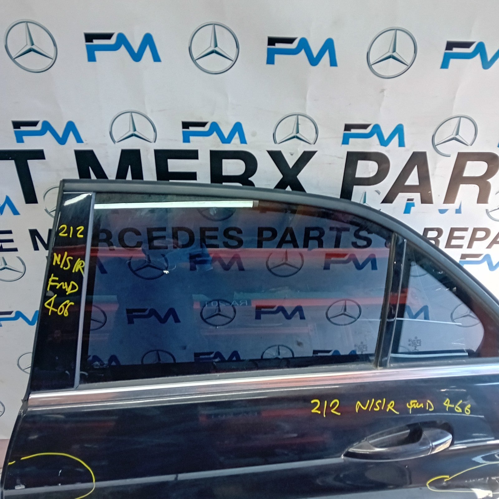 MERCEDES E-CLASS W212 PASSENGER REAR DOOR NSR BLACK 2014 COMPLETE FMD466