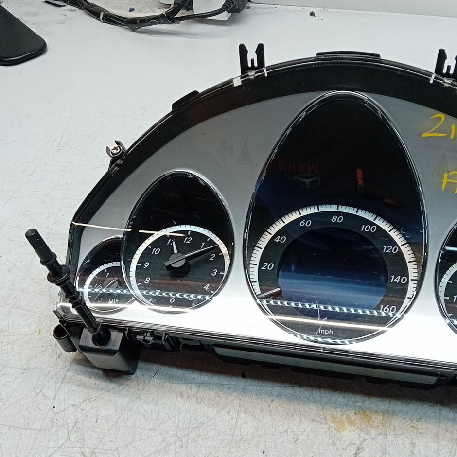 MERCEDES BENZ E-CLASS W212 W207 SPEEDOMETER 2009-16 A2129004313 FM001224