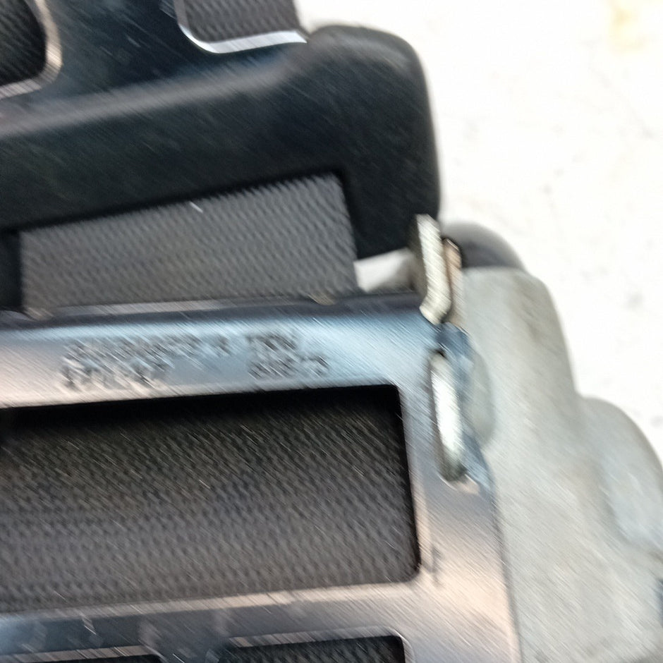 MERCEDES BENZ GLA W156 REAR DRIVER SIDE SEAT BELT BLACK 2014-19 FM001245