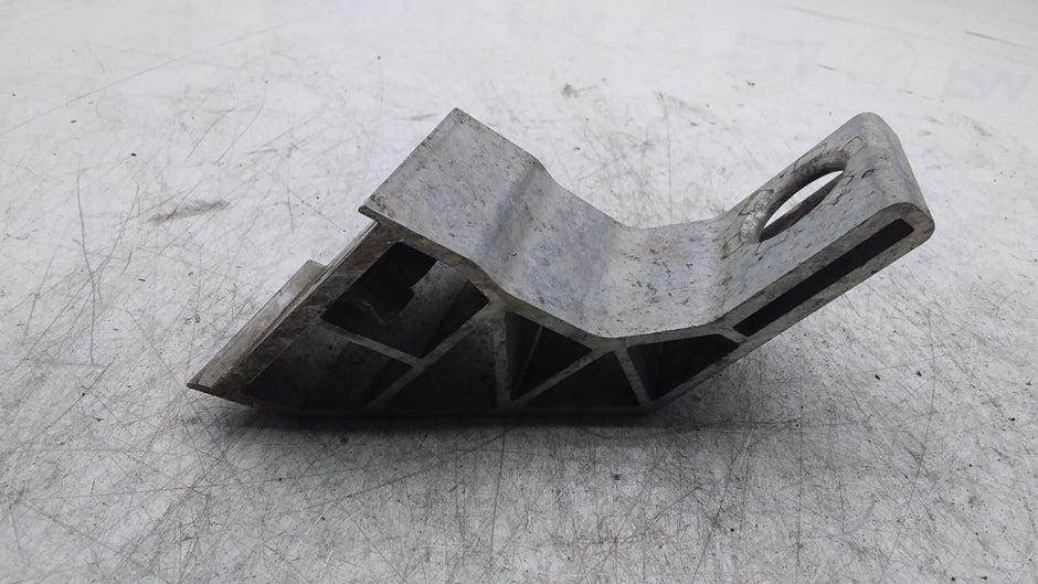 MERCEDES BENZ  C-CLASS  RADIATOR MOUNT BRACKET LEFT SIDE A2055014120  FMR399