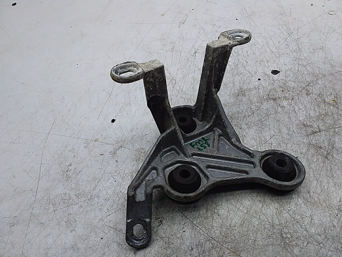 MERCEDES E-CLS W207 ABS PUMP BRACKET A2044300110 FMR253